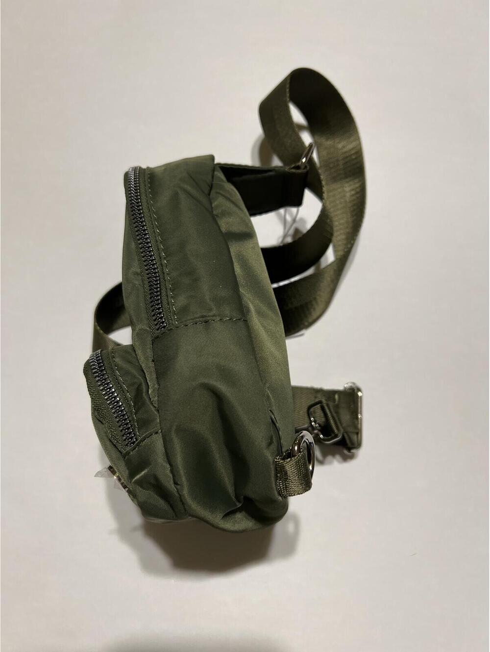Lululemon Everywhere Small Sling Bag 2L Dark Olive Green - Picture 4 of 5